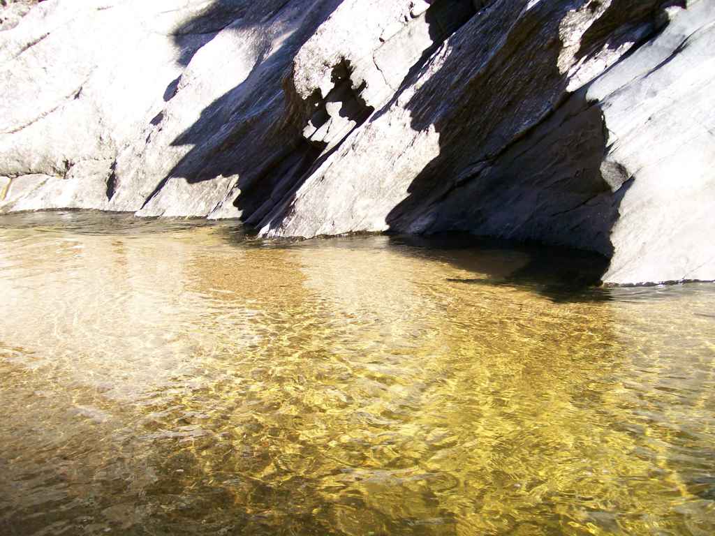 Alpa Corral cajones agua cristalina