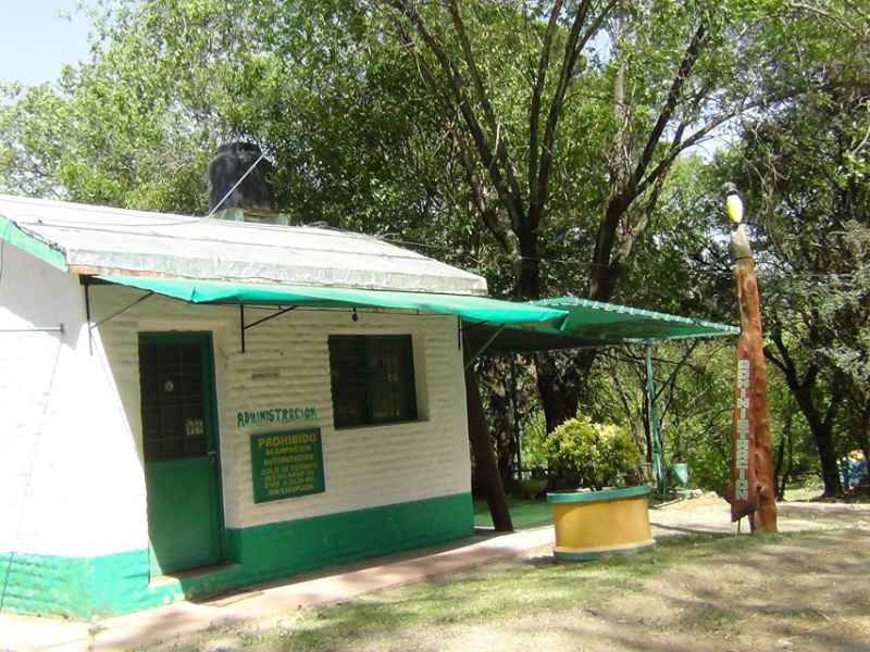 Camping El Pelicano Alpa Corral Cantina