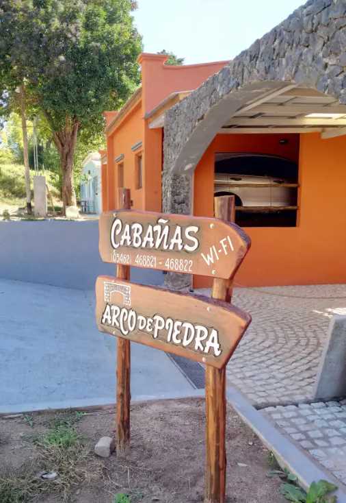 cabanas arco de piedra alpa corral cartel cabanas arco de piedra alpa corral cartel